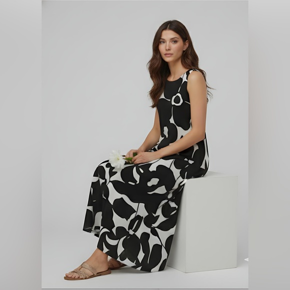 LAST ONE 🔥 Black/White Floral Printed Loose Fit Dress - Picture 3 of 8